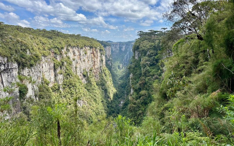 Cânion Itaimbezinho, no Parque Nacional de Aparados da Serra, em Cambará do Sul