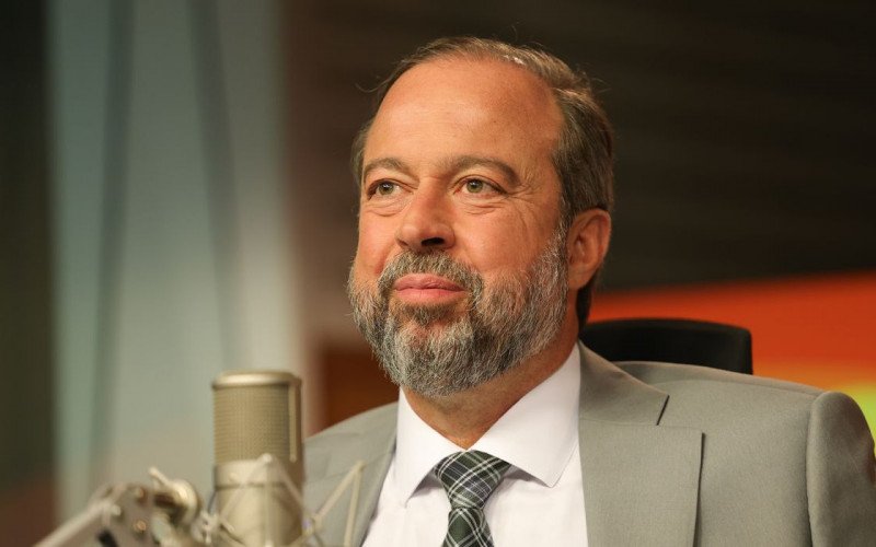 Não precisaremos do horário de verão neste ano, diz Alexandre Silveira | abc+