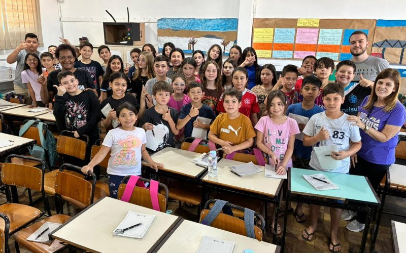 Turmas de 4º e 5º anos da Emeb Hugo Engelmann participam de oficina do projeto Repórter Mirim | abc+