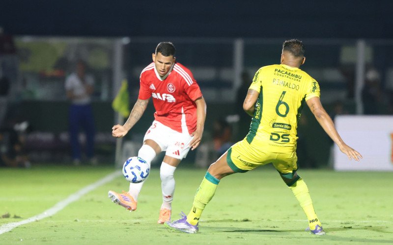 Aguirre tenta passar por Reinaldo | abc+