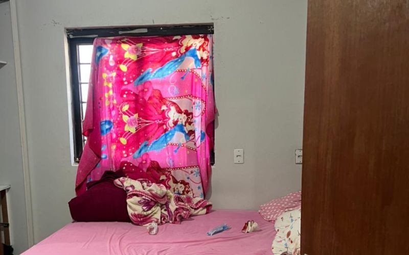 Cama onde Amanda dos Santos foi baleada na cabeça pelo companheiro em Parobé | abc+