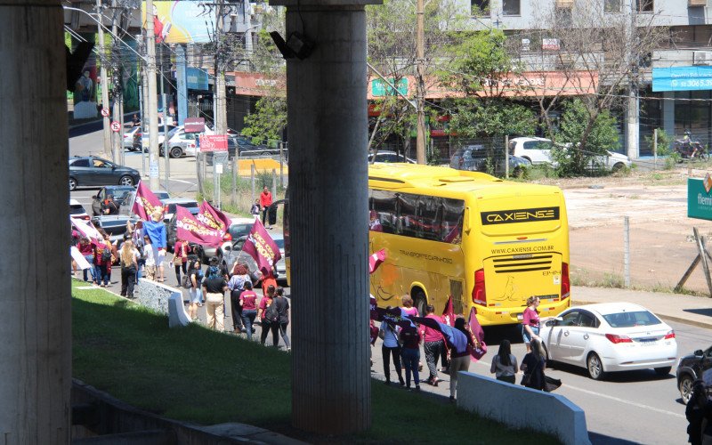 Manifestação seguiu pela Avenida das Nações