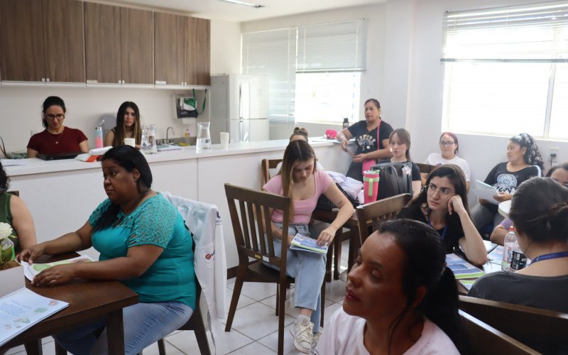 15 mulheres participaram da oficina na Unisinos