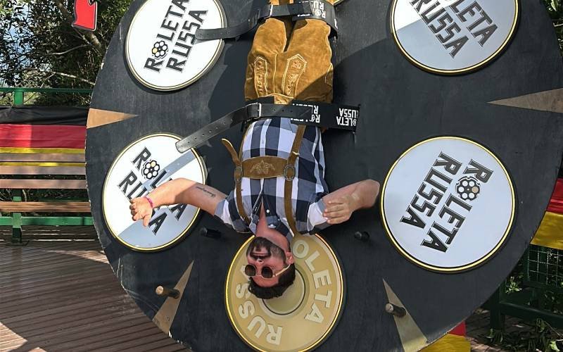 Roleta Humana é uma das atrações da Oktoberfest do Alpen Park.