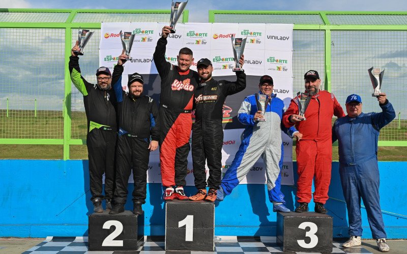 Ricardo Barth, Cadu Maciel e Álvaro Lorenzi garantiram a 3ª posição na categoria GT | abc+