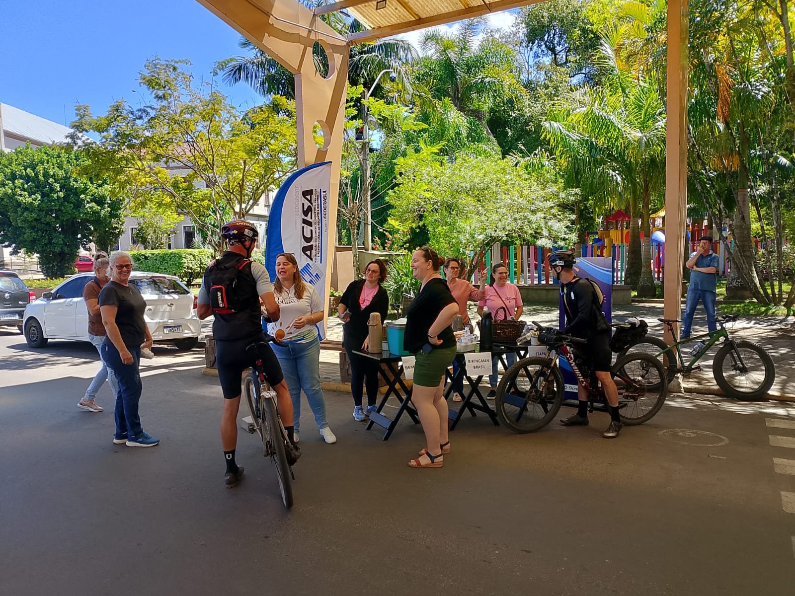 Cidade da região tem ponto de apoio para competidores de prova internacional de ciclismo