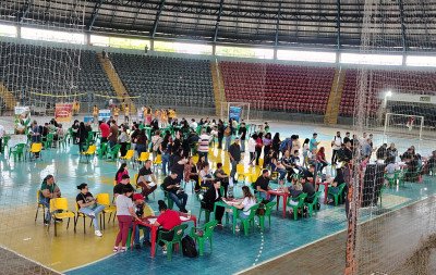 Feirão de empregos com mais de 200 vagas ocorre nesta quarta-feira no Ginásio Celso Morbach