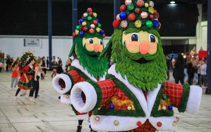 Grande Desfile terá novos carros, figurinos e personagens no 40° Natal Luz de Gramado