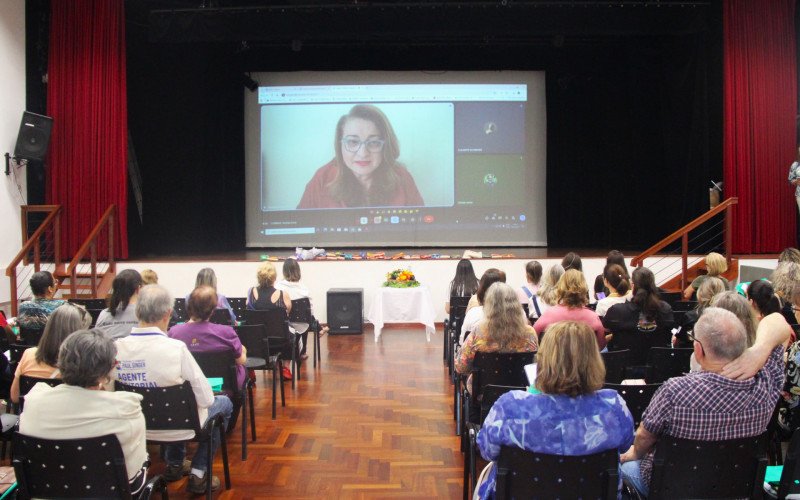 Seminário contou com participações via videochamada | abc+