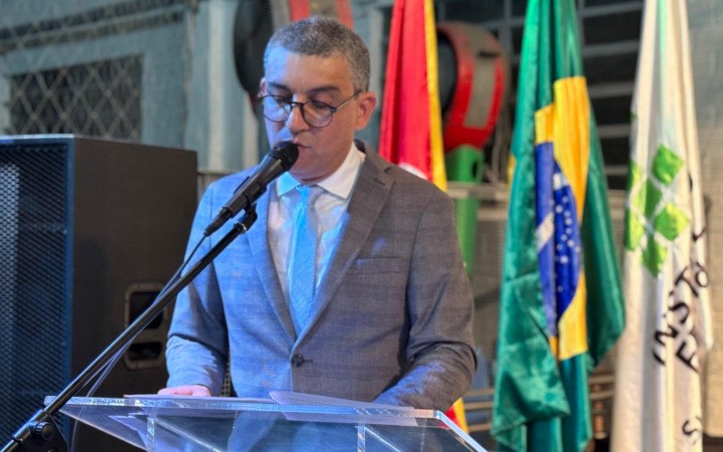 Professor e doutor em história Rodrigo Dias | abc+