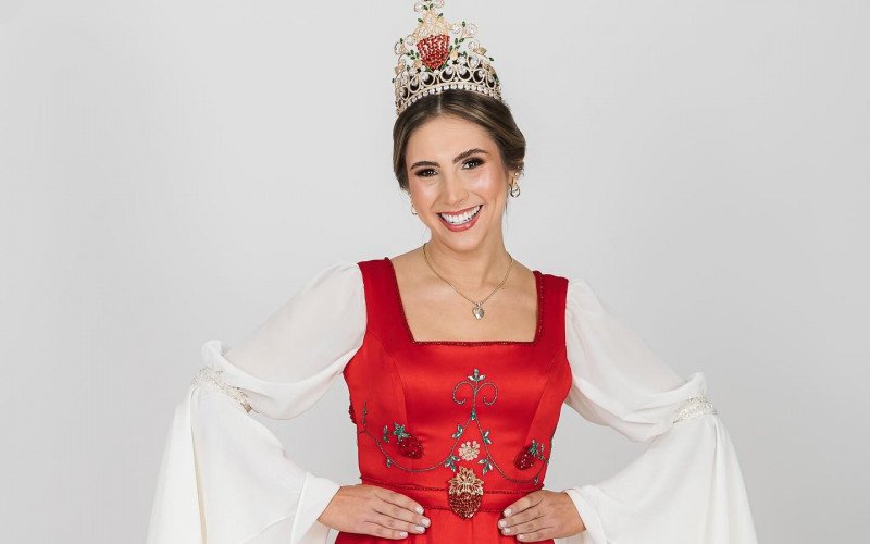 Rainha da 21ª Festa Nacional do Moranguinho, Amanda deixa a coroa -um pouco- de lado para focar na pasta de Turismo | abc+