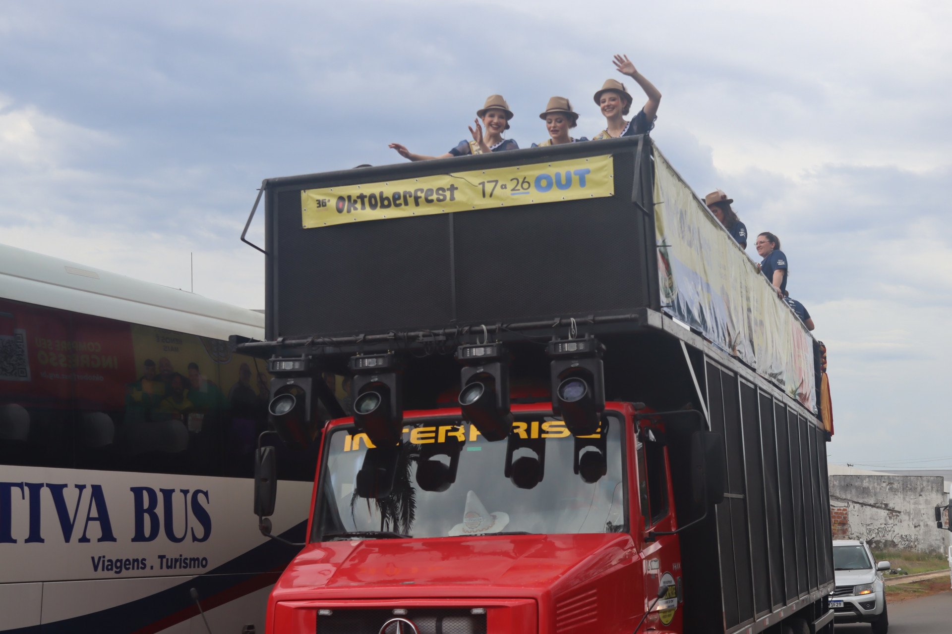Carreata do Chopp passa por cidades da região para anunciar a chegada da 36ª Oktoberfest de Igrejinha; confira