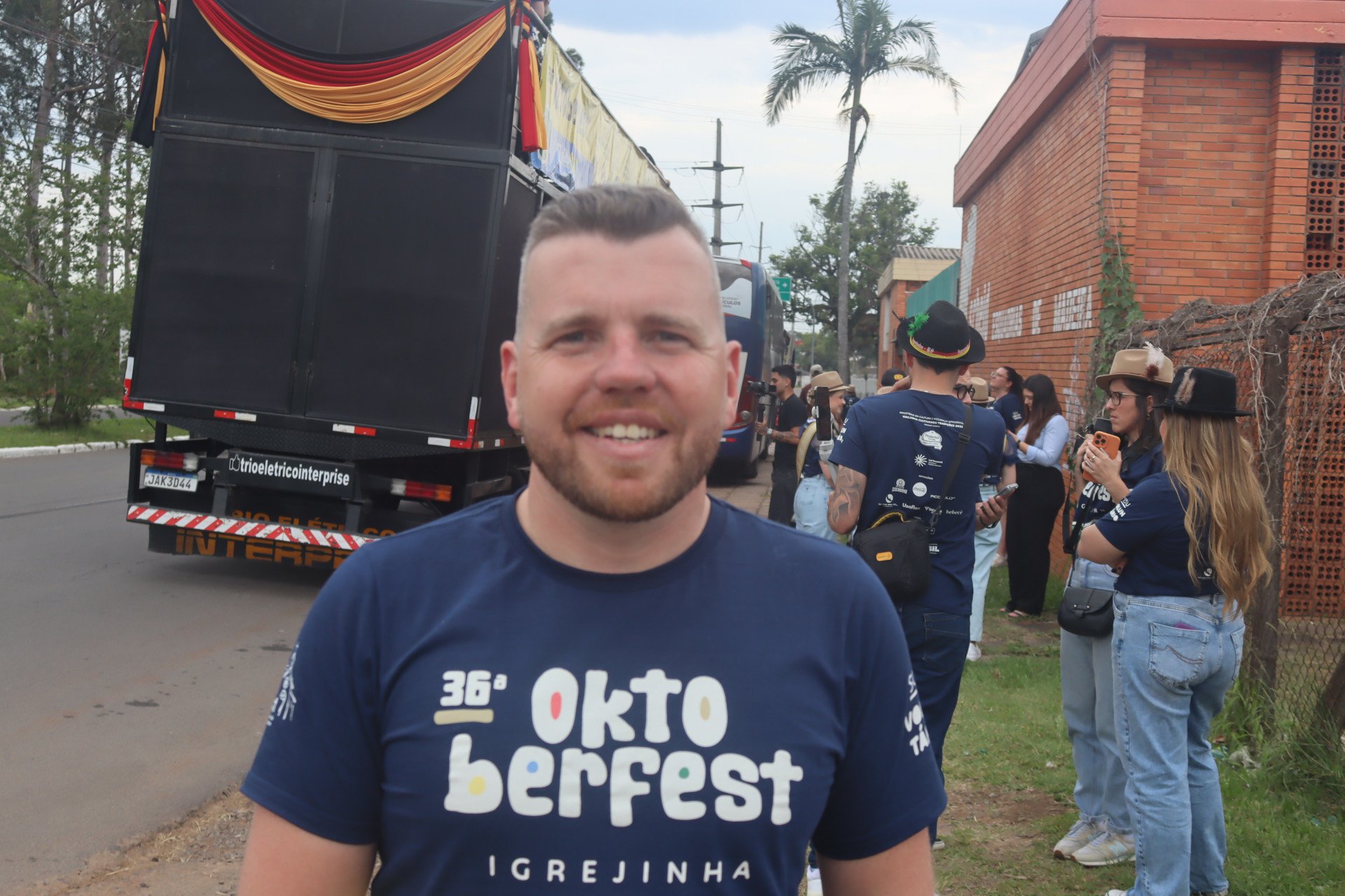 Carreata por seis cidades da região convida público para a Oktoberfest de Igrejinha