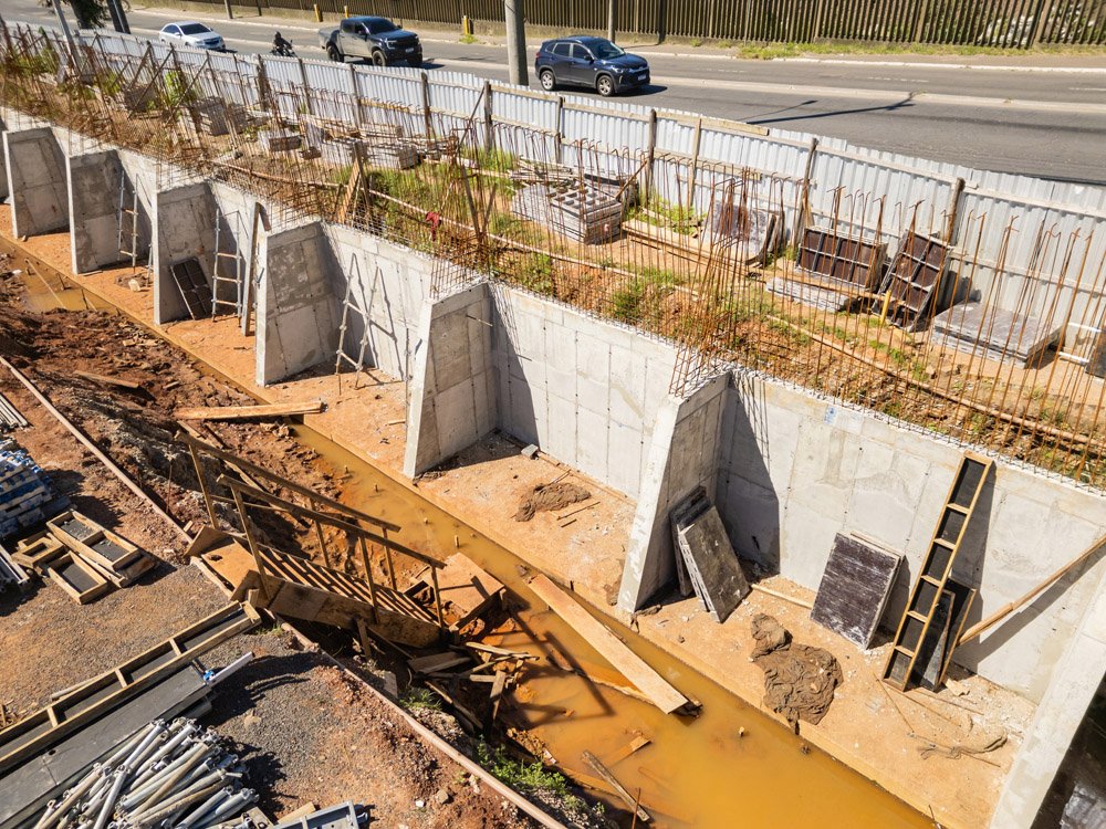 Obra do muro da Cassol deve ser entregue em dezembro, afirma secretário