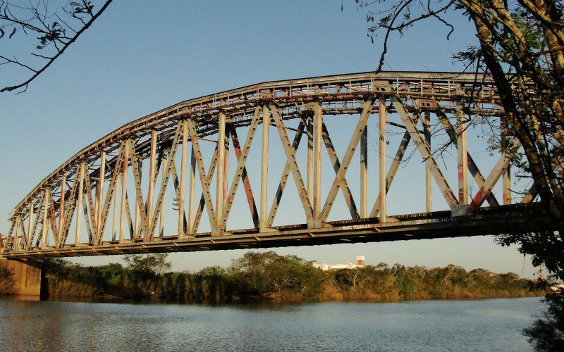 Ponte ferroviária sobre o Rio dos Sinos em Canoas é datada de 1938 | abc+