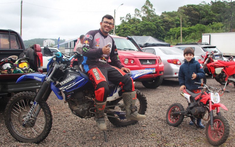 Jesiel Riberio e o filho Lucas compartilham a paixão pelo off-road