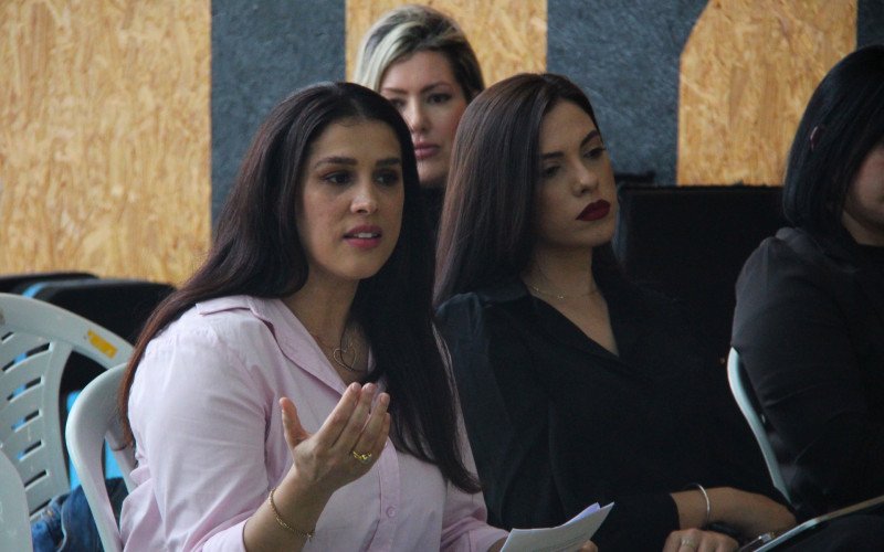 A programação contou com orientação jurídica, acompanhamento psicológico e explicações sobre medidas protetivas previstas na Lei Maria da Penha