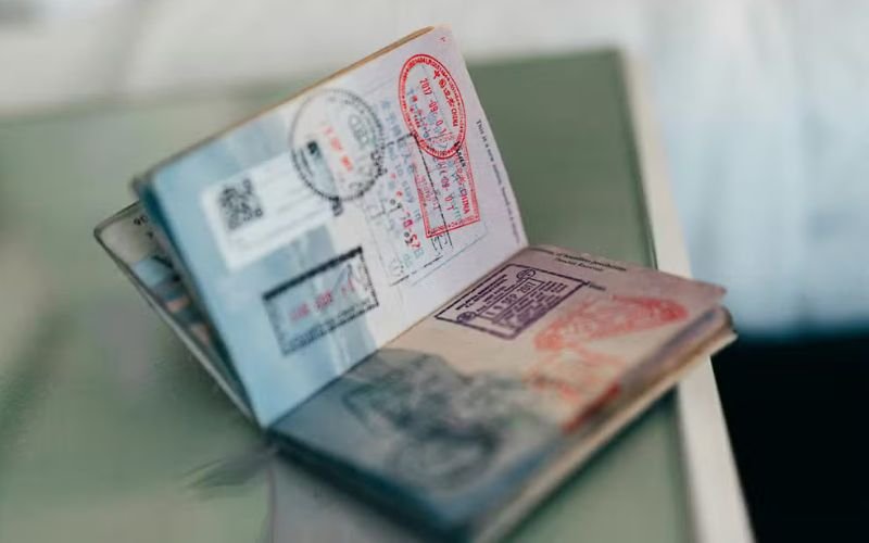 Sem carimbo no passaporte: Entenda a mudança adotada pela Europa e como ela vai impactar os turistas