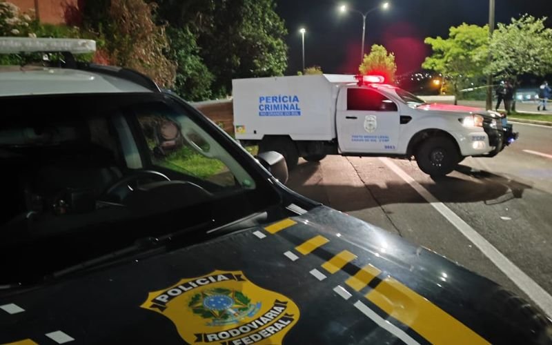 ACIDENTE COM MORTE: Ciclista é atropelado durante capotamento de carro na BR-116