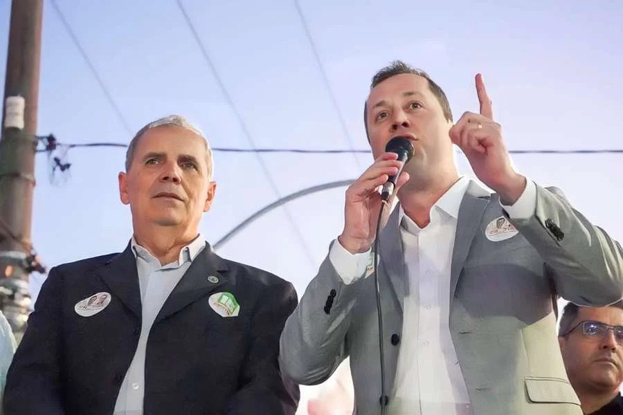 Pedido de impeachment contra prefeito e vice é protocolado em município da região metropolitana