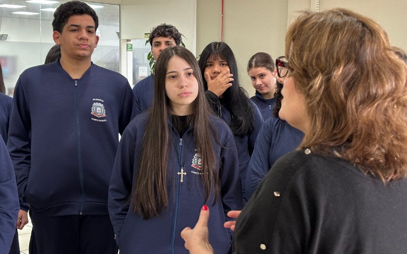Alunos da EMEF Presidente Vargas de Campo Bom visitam o Grupo Sinos