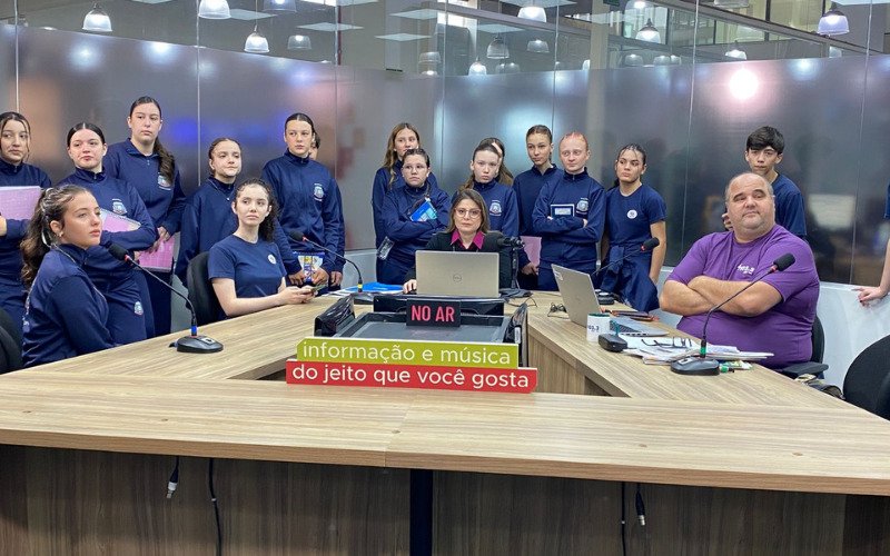 Também participaram das visitas alunos de duas escolas de Campo Bom: a turma do 9º
ano da EMEF CEI e as turmas do 8º ano da EMEF Rui Barbosa