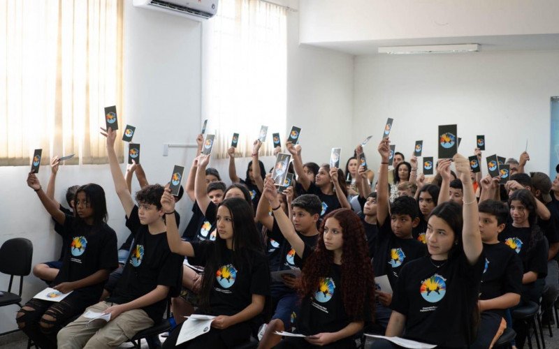Assembleia Geral de Funda&ccedil;&atilde;o da Cooperativa Escolar, em Sapucaia do Sul | abc+
