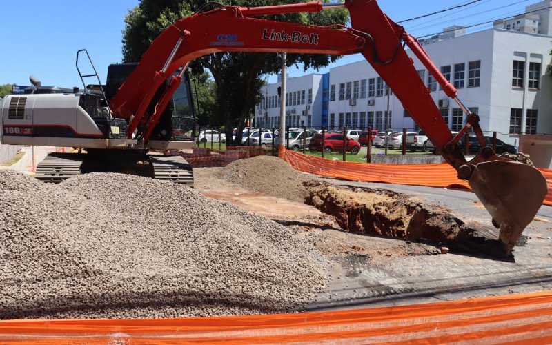 Obras na Rua Bento GonÃ§alves, no bairro PÃ¡tria Nova. | abc+