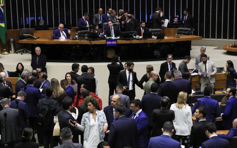 Câmara aprova urgência para votar direito à bagagem de mão gratuita | abc+