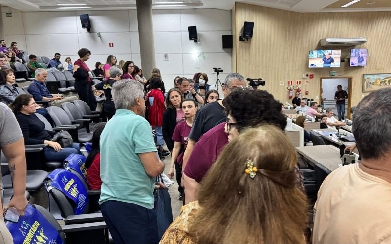 Servidores abandonaram plenário em protesto a condução da Audiência Pública sobre Reforma da Previdência Municipal 