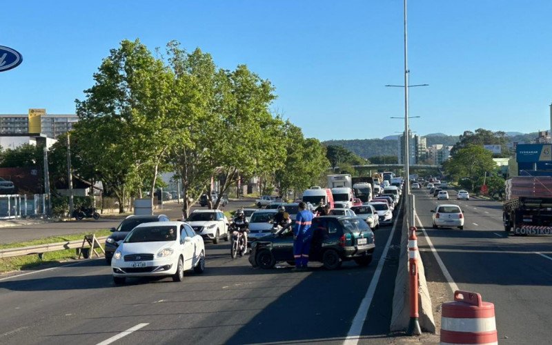 BR-116: Colisão deixa mulher ferida e causa congestionamento quilométrico em Novo Hamburgo
