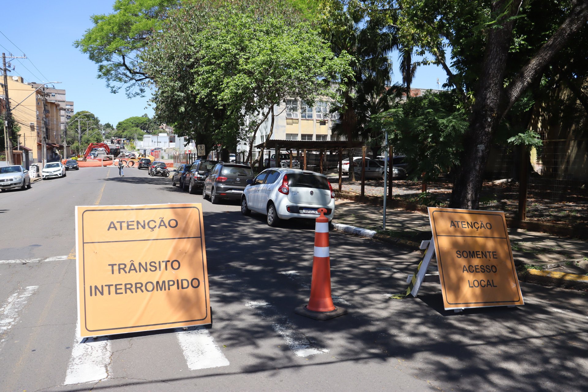 Trecho da Rua Bento Gonçalves está bloqueado temporariamente
