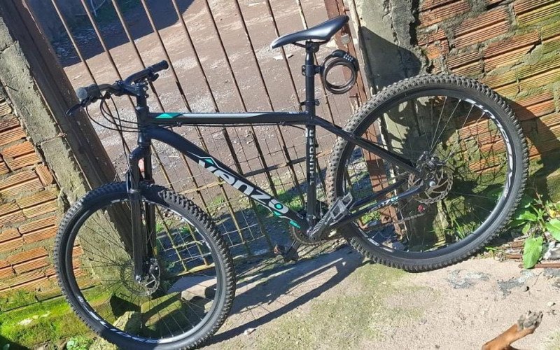 Evandro envia foto para mostrar como era a bicicleta que foi roubada na Estação Santo Afonso, da Trensurb | abc+