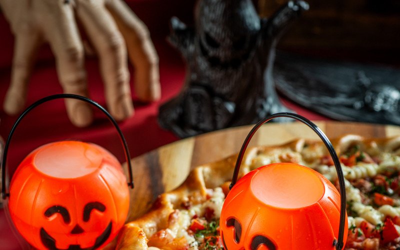 Cara de Mau e Scur realizamprogramação de Halloween