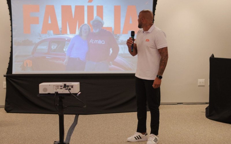 Rafael Negretti conta sua história de vida ao superar paraplegia e conquistar os ringues