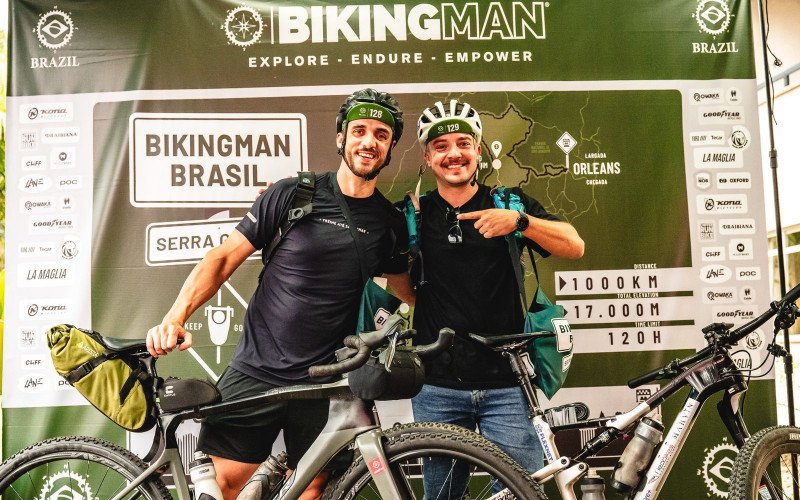 Atletas Egon Dörr e Tomás Boeira no BikingMan | abc+