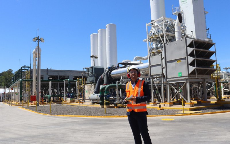 Lucas Machado, diretor de produção da White Martins apresenta a planta criogênica | abc+