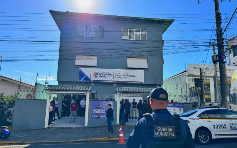 O prédio possui 400 metros quadrados de área construída