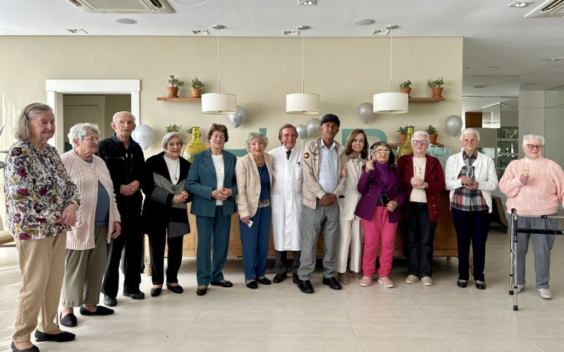 Idosos tiveram momentos de descontração e de interação durante o encontro