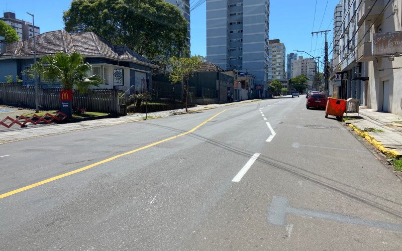 Sinalização horizontal da Rua Marcílio Dias recebe nova pintura | abc+