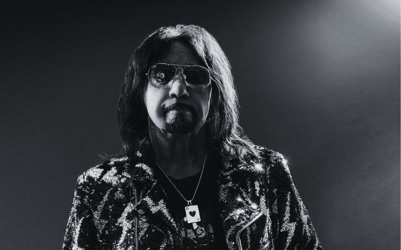 Morte de Ace Frehley será investigada e corpo de cofundador da banda Kiss passa por exames; entenda