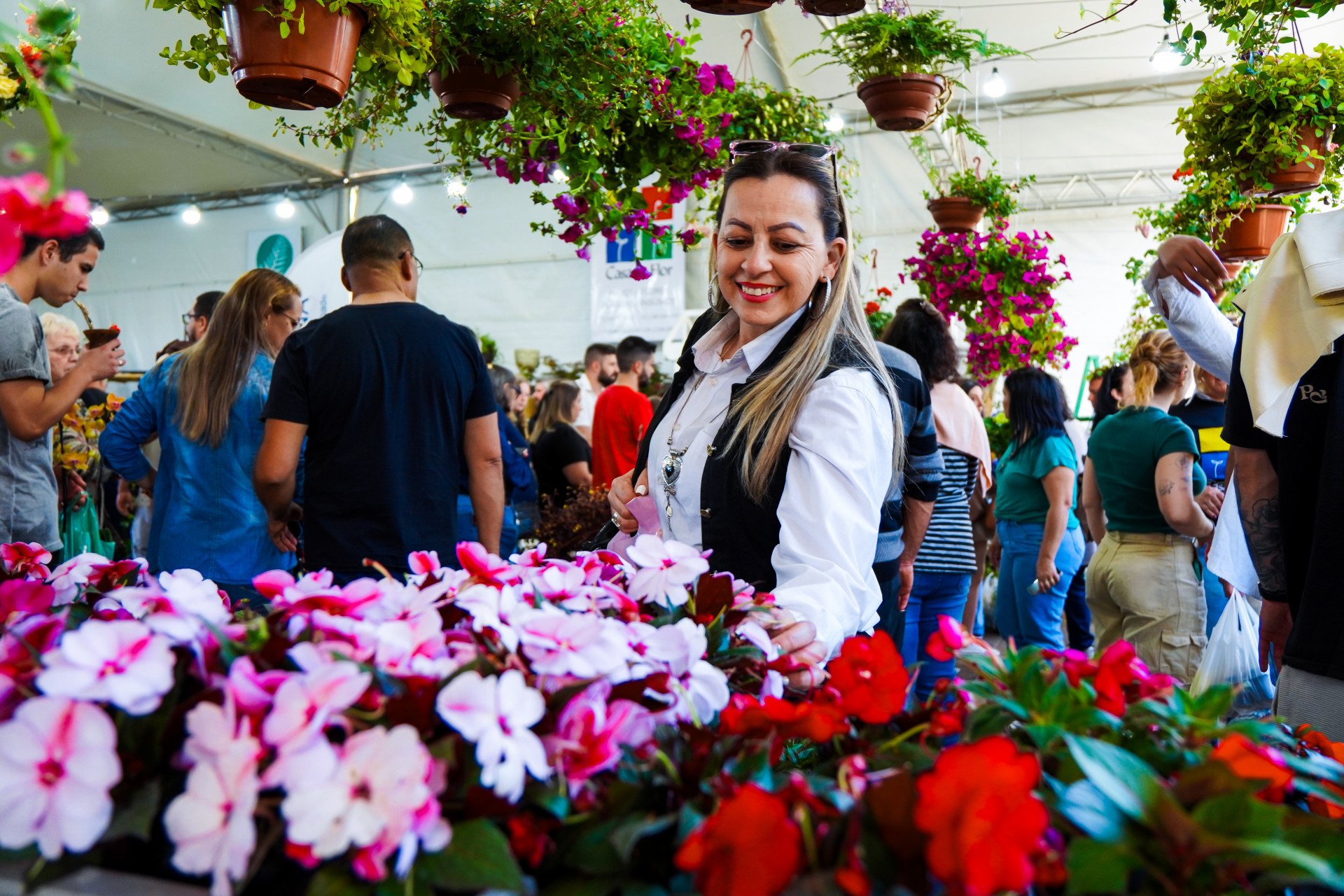 AONDE IR: Encerramento da Feira das Flores, Halloween de rua e Oktoberfest estão entre atrações deste fim de semana na região; confira