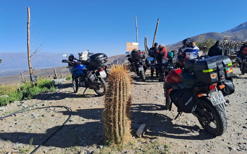 Nove motociclistas realizam a Expedição Atacama e se reúnem em viagem pela América do Sul durante este mês de outubro | abc+