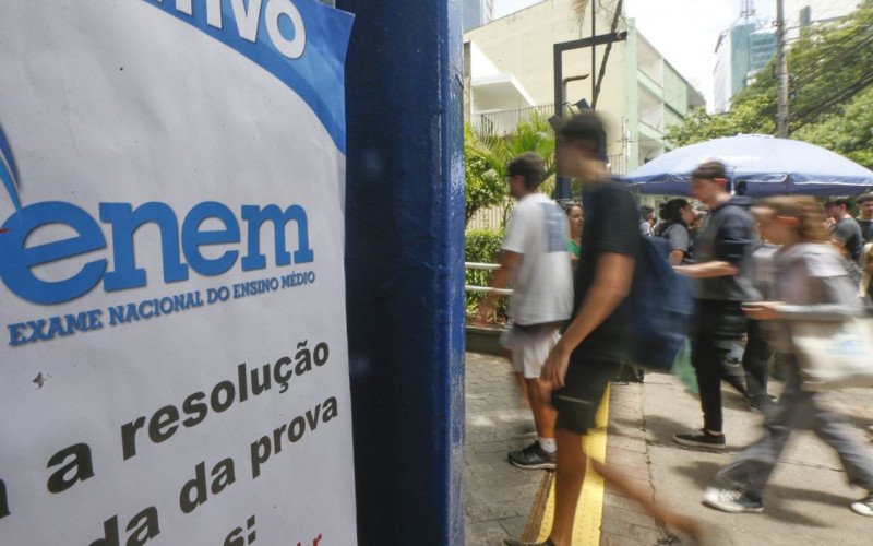 MEC permitirá uso das três últimas notas do Enem no Sisu 2026  | abc+