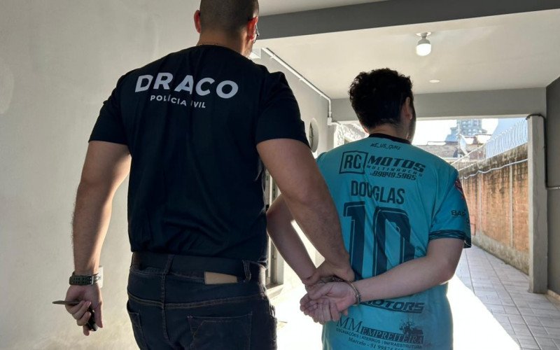 Trio que aterrorizou empresário do Vale do Sinos cobrando R$ 300 mil de "pedágio" está preso
