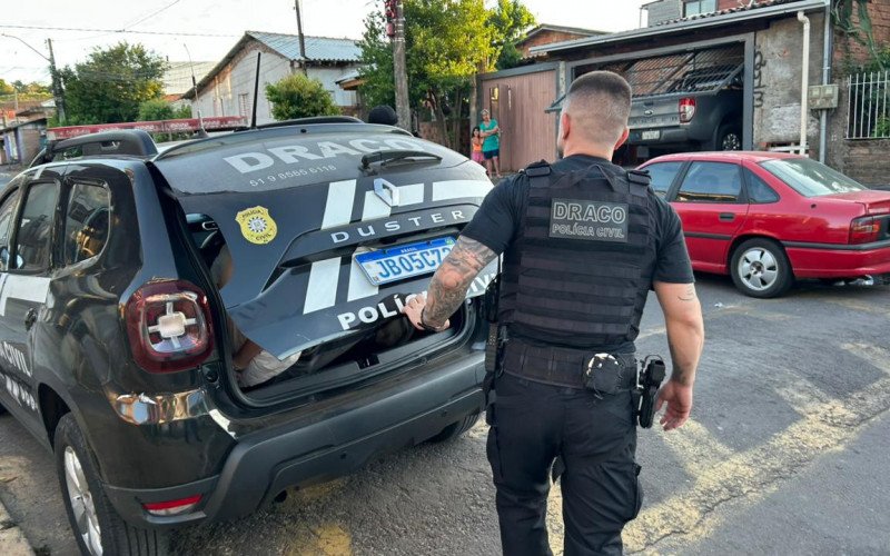 Trio que aterrorizou empresário do Vale do Sinos cobrando R$ 300 mil de "pedágio" está preso
