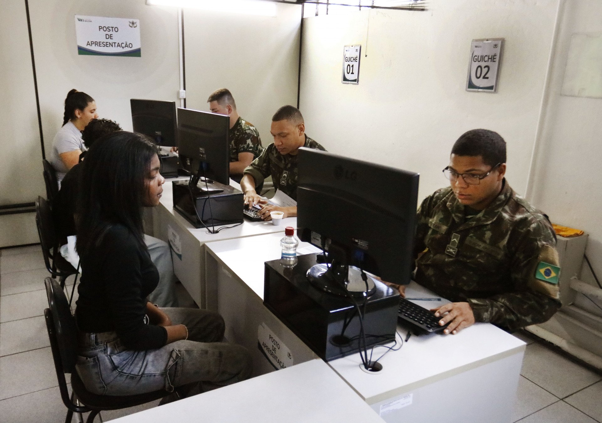 "Estabilidade e disciplina": jovens contam porque decidiram se alistar nas Forças Armadas