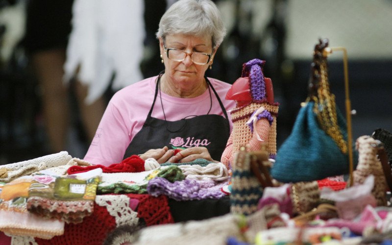 Iracilde Loro, 73 anos, adora criar peças de crochê que possam ser vestidas e usadas | abc+