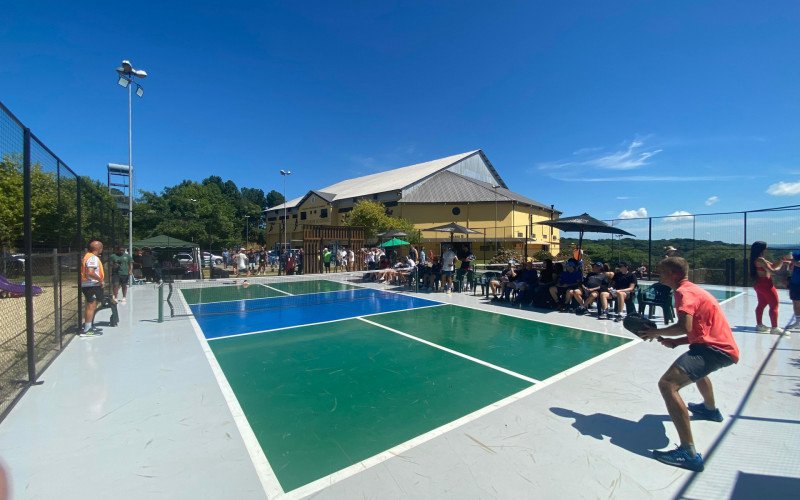 Pickleball é modalidade em constante crescimento em Gramado