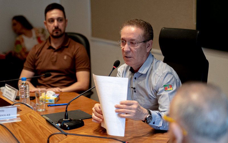 Prefeito Airton Souza organiza mudança visando a recuperação dos serviços, em Canoas | abc+
